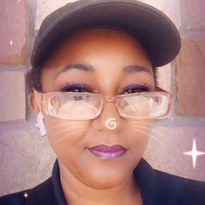 Meet your Posher, Camhille